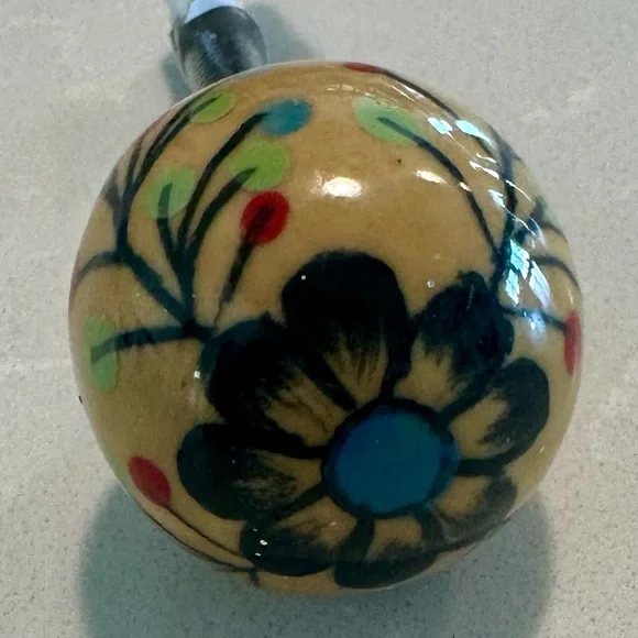 Pier 1 Knobs Porcelain Cabinet Drawer Knobs - Picture 5 of 15